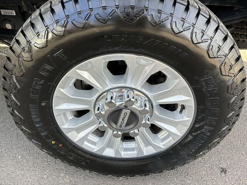 Used 2022 Ford F250 XLT image 5