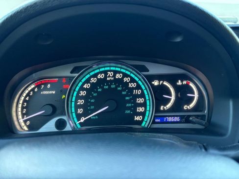 Used 2013 Toyota Venza LE FWD image 14