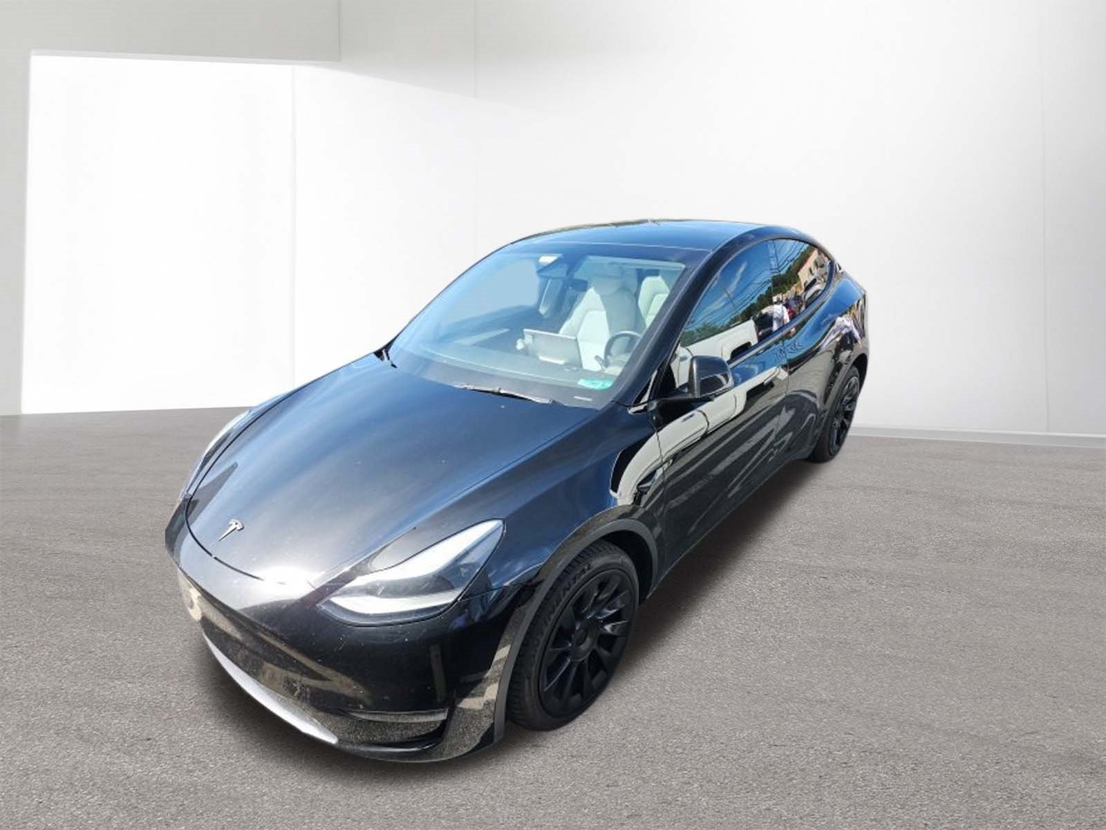 Used 2024 Tesla Model Y Long Range AWD/4WD image 26