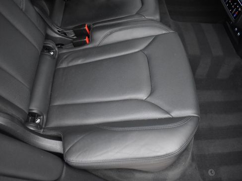 Used 2019 Audi Q8 Prestige w/ Luxury Package image 45