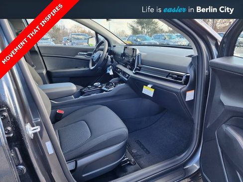 New 2025 Kia Sportage LX image 10