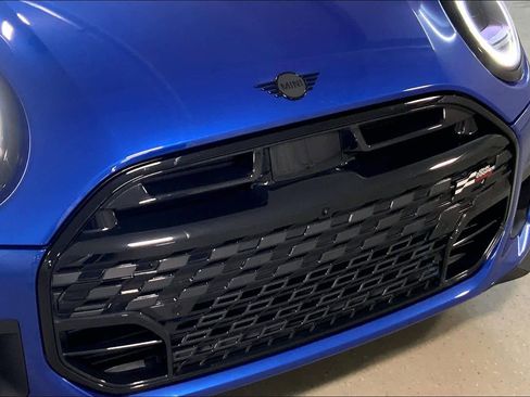 Certified 2025 MINI Cooper S image 32