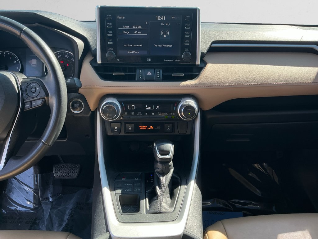 Used 2019 Toyota RAV4 XLE Premium w/ Cold Weather Package AWD/4WD image 11