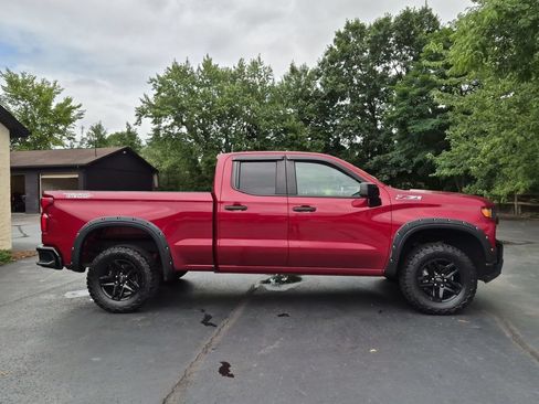 Used 2020 Chevrolet Silverado 1500 Custom Trail Boss w/ Custom Convenience Package AWD/4WD image 4