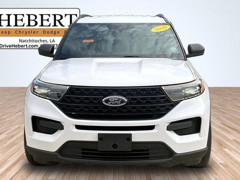 Used 2020 Ford Explorer XLT RWD image 3