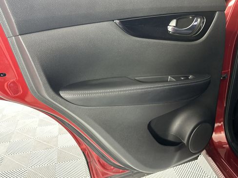 Used 2020 Nissan Rogue Sport SV FWD image 30