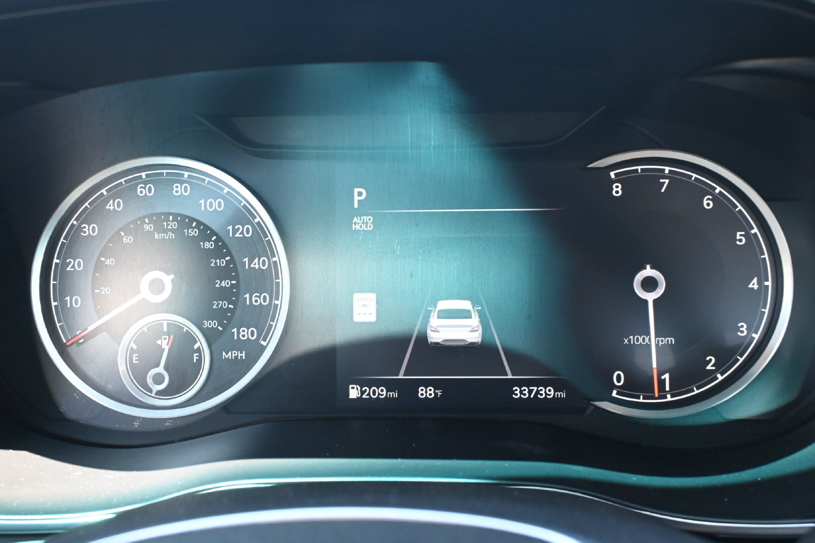 Used 2025 Genesis G70 2.5T RWD image 14