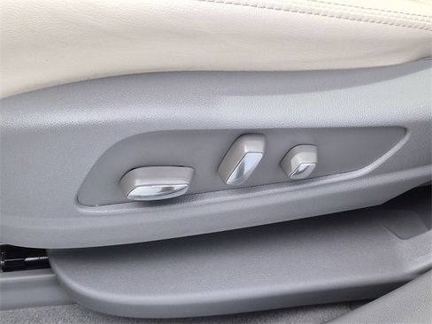 Used 2023 Cadillac XT5 Premium Luxury image 19