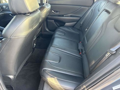 Used 2025 Hyundai Elantra Limited FWD image 13