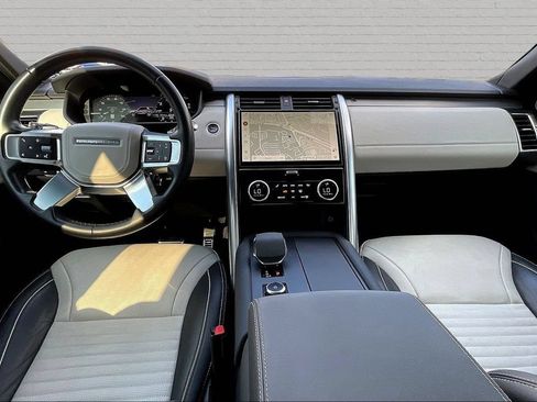 Used 2023 Land Rover Discovery HSE R-Dynamic AWD/4WD image 7