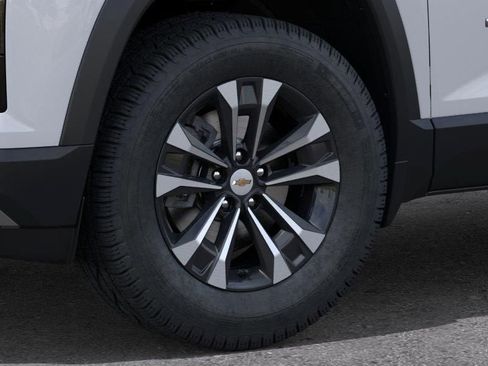 New 2026 Chevrolet Equinox LT w/ Convenience Package II FWD image 9