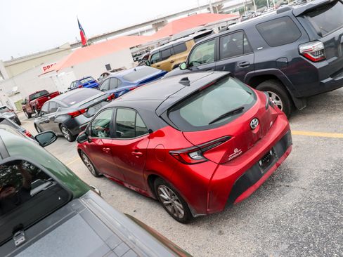 Used 2024 Toyota Corolla SE FWD image 11