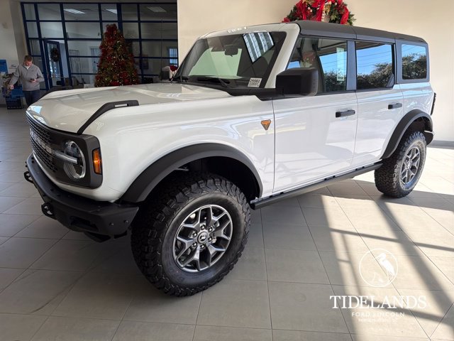 Used 2025 Ford Bronco Badlands AWD/4WD image 4