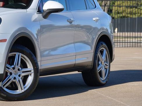 Used 2016 Porsche Cayenne S w/ Premium Plus Package image 10