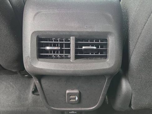 Used 2023 Chevrolet Equinox LT FWD image 17