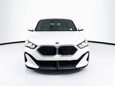 Used 2025 BMW X2 xDrive28i image 2