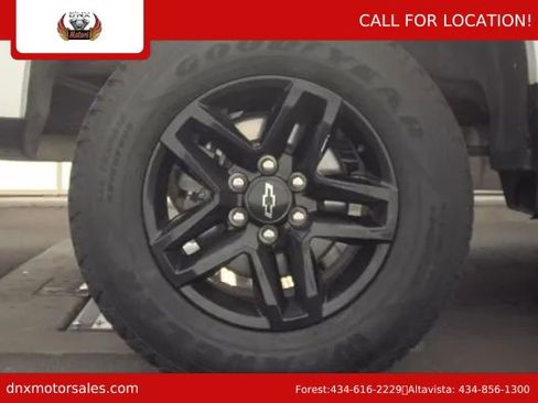 Used 2021 Chevrolet Silverado 1500 LT Trail Boss w/ Convenience Package II image 11