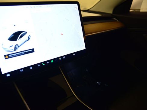 Used 2020 Tesla Model 3 Long Range image 25