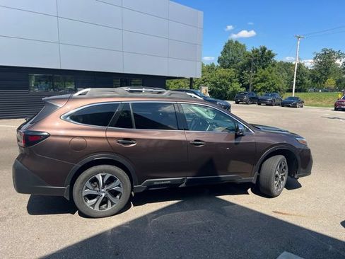 Used 2020 Subaru Outback Touring w/ Popular Package #2 AWD/4WD image 2