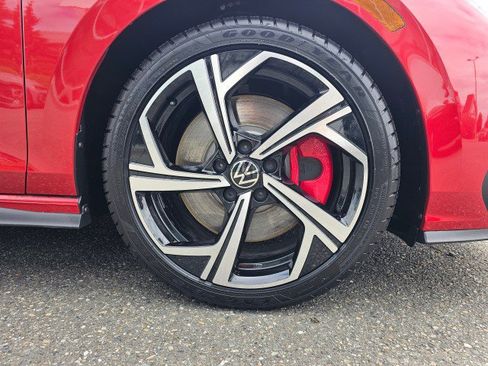 Certified 2025 Volkswagen GTI SE FWD image 9