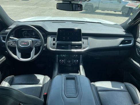 Used 2024 GMC Yukon XL SLT RWD image 34
