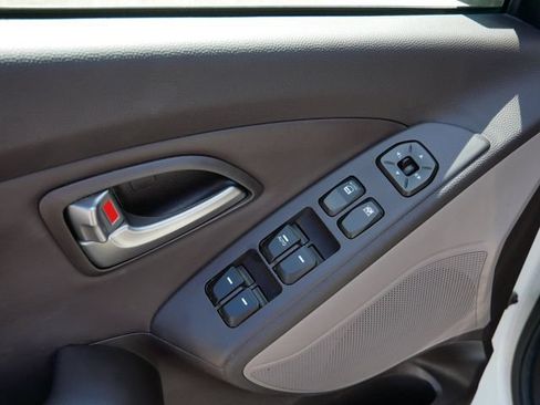 Used 2012 Hyundai Tucson GLS FWD image 15