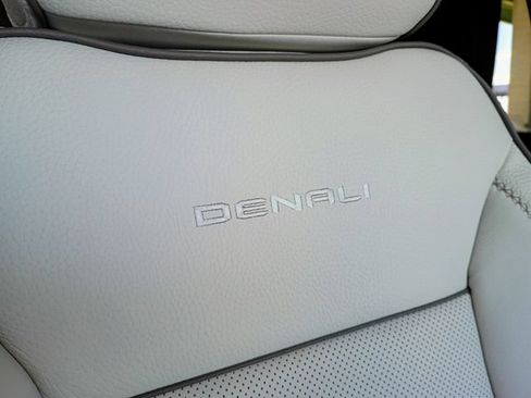 Used 2025 GMC Yukon Denali w/ LPO, Floor Liner Package RWD image 49
