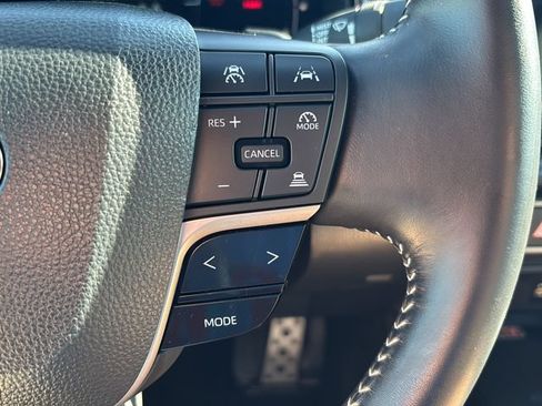 Used 2025 Toyota Camry SE FWD image 21