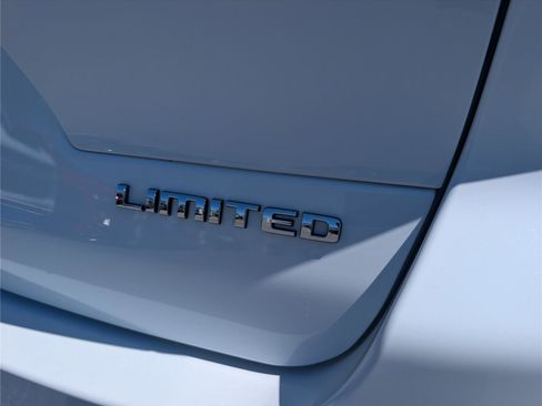 Used 2023 Jeep Grand Cherokee L Limited w/ Luxury Tech Group II image 10