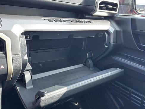 Used 2024 Toyota Tacoma SR5 AWD/4WD image 31
