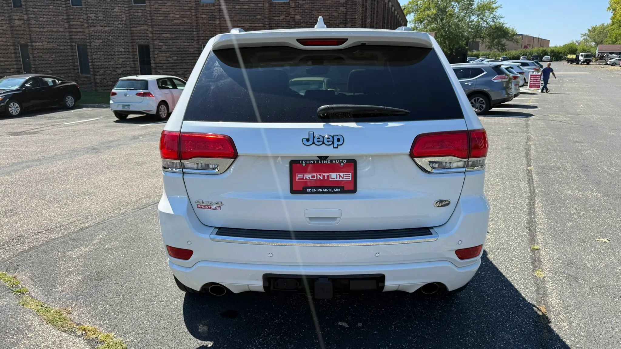 Used 2017 Jeep Grand Cherokee Overland w/ Jeep Active Safety Group AWD/4WD image 9