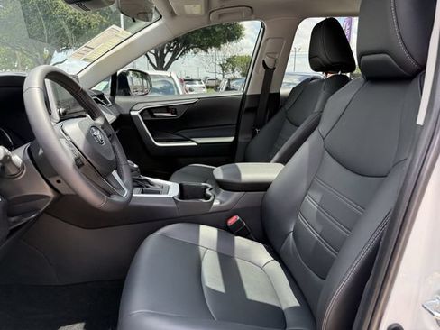 Used 2025 Toyota RAV4 XLE Premium FWD image 24