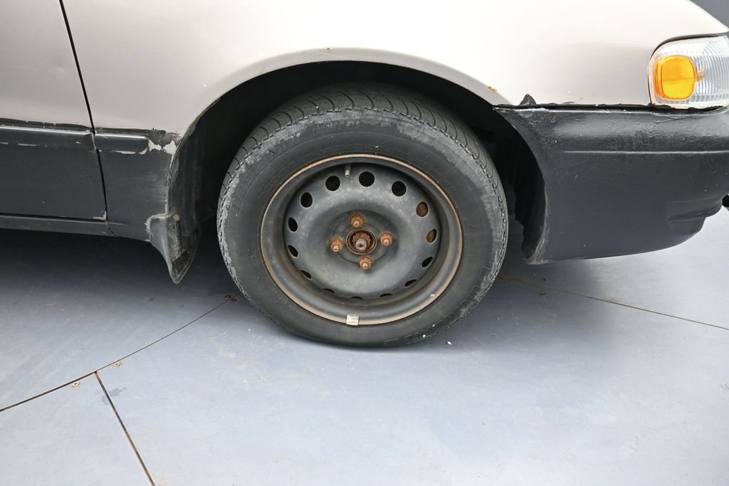 Used 2000 Toyota Corolla CE w/ Value Pkg FWD image 15