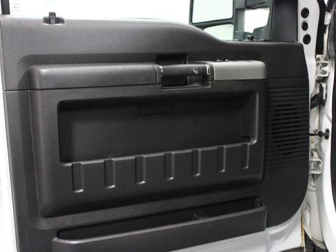 Used 2015 Ford F350 Lariat w/ Chrome Package image 11