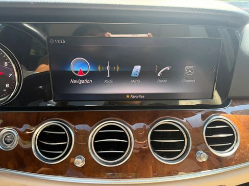 Used 2019 Mercedes-Benz E 300 4MATIC w/ Premium 1 Package image 28