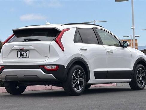 New 2026 Kia Niro EX FWD image 4
