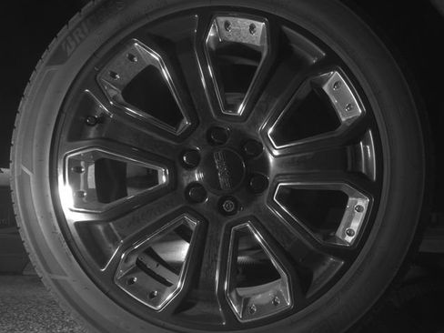 Used 2018 GMC Yukon Denali w/ Denali Ultimate Package AWD/4WD image 12