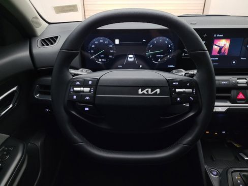 Used 2025 Kia K4 EX FWD image 22