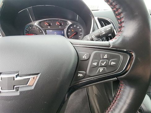 Used 2022 Chevrolet Equinox RS image 19