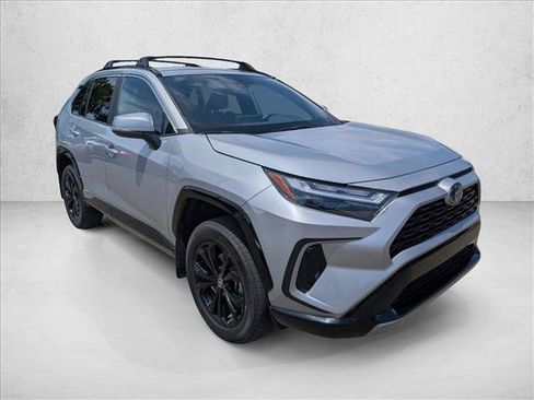 Certified 2024 Toyota RAV4 SE AWD/4WD image 3