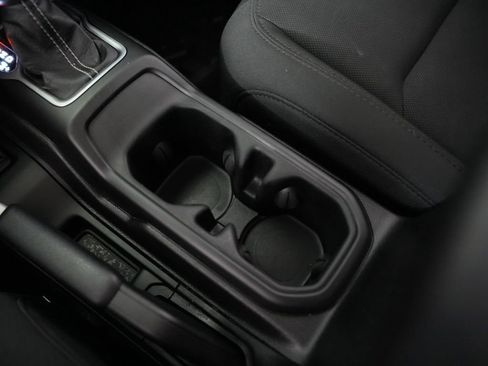 Used 2019 Jeep Wrangler Unlimited Sahara w/ Uconnect 4C Nav & Sound Group AWD/4WD image 26