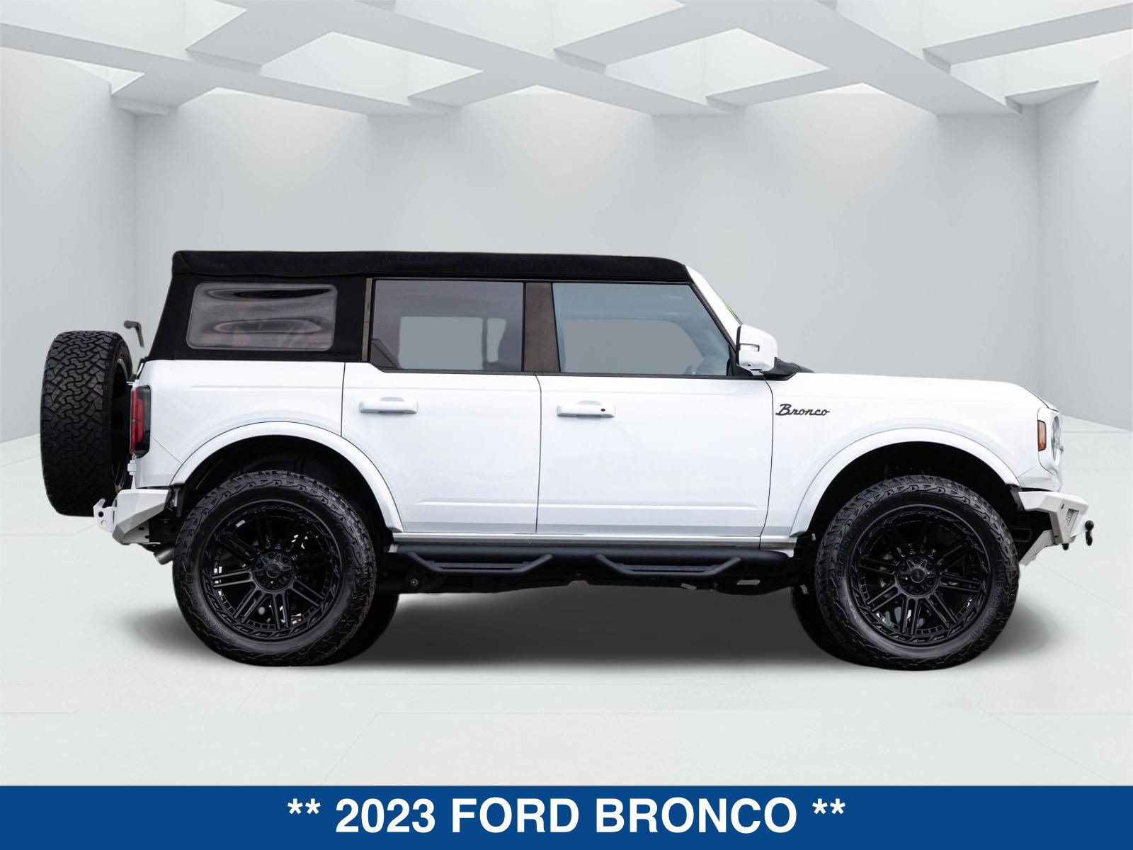 Used 2023 Ford Bronco Badlands AWD/4WD image 3