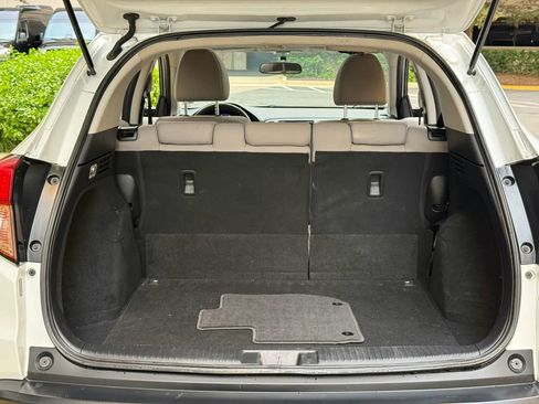 Used 2018 Honda HR-V EX image 48