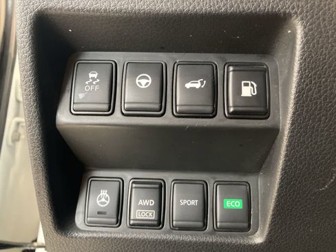 Used 2020 Nissan Rogue S image 16