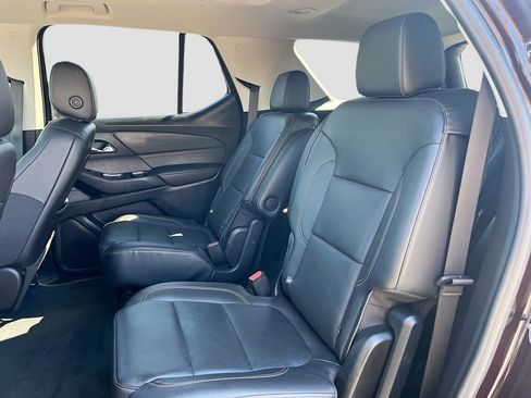 Used 2021 Chevrolet Traverse Premier FWD image 26