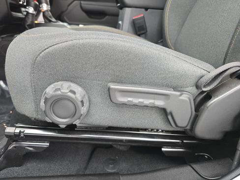 Used 2024 Jeep Wrangler Sport S image 28