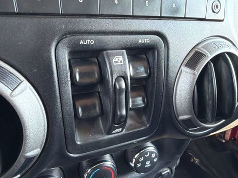 Used 2012 Jeep Wrangler Unlimited Sport AWD/4WD image 16