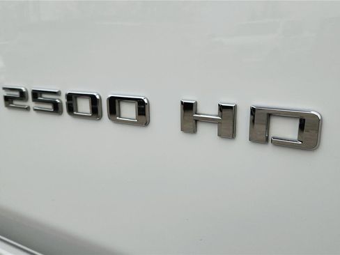 Used 2025 Chevrolet Silverado 2500 LT w/ Convenience Package image 6