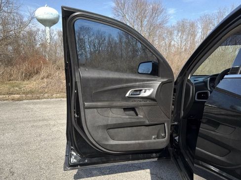 Used 2017 Chevrolet Equinox LS image 13