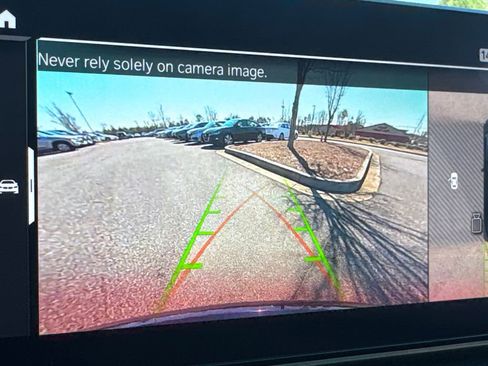 Used 2021 BMW M550i xDrive M550i xDrive w/ Dynamic Handling Package image 26